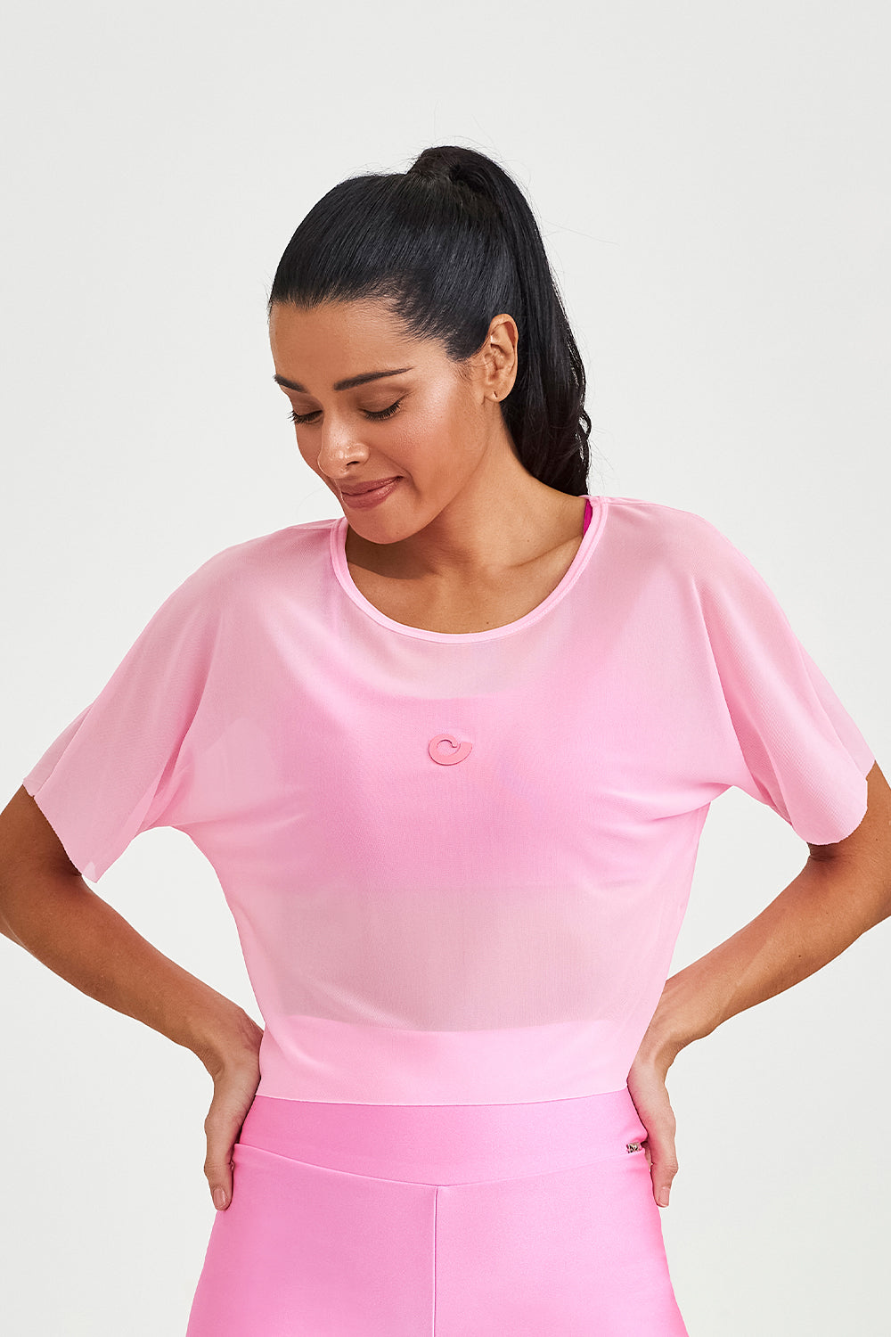 Classic cropped tulle
