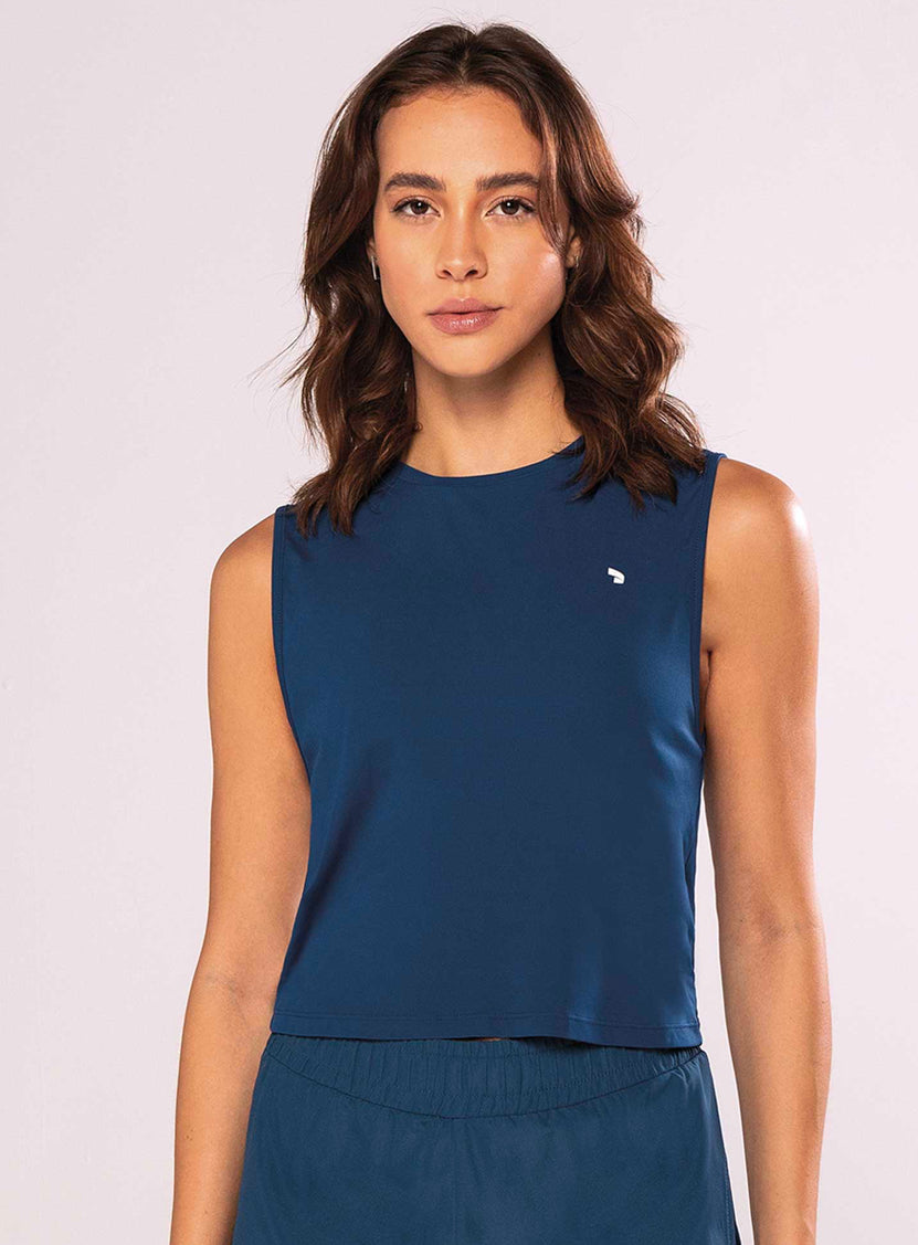Skin fit tank top with back opening