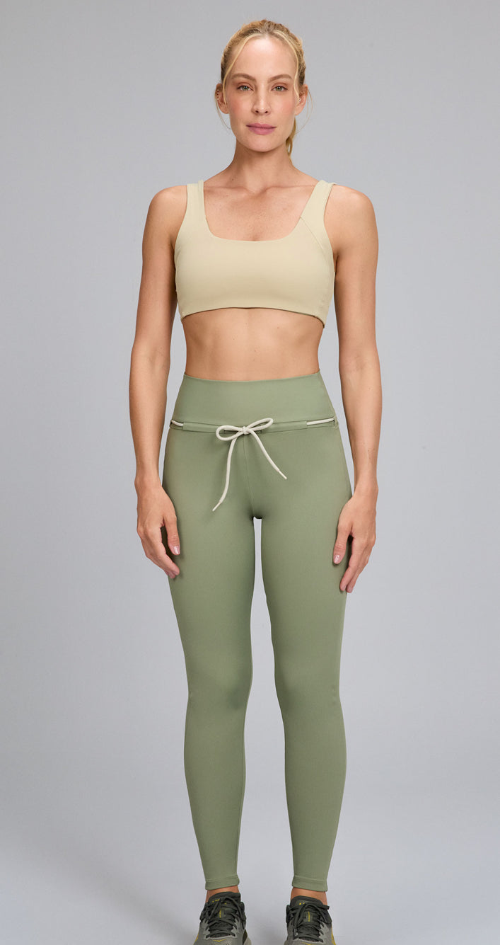 Pocketed drawstring leggings