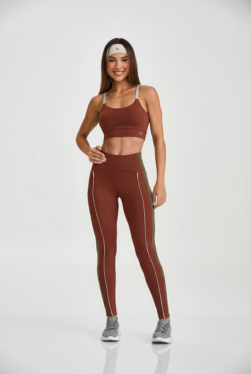 Contrast V-Back Sports Bra