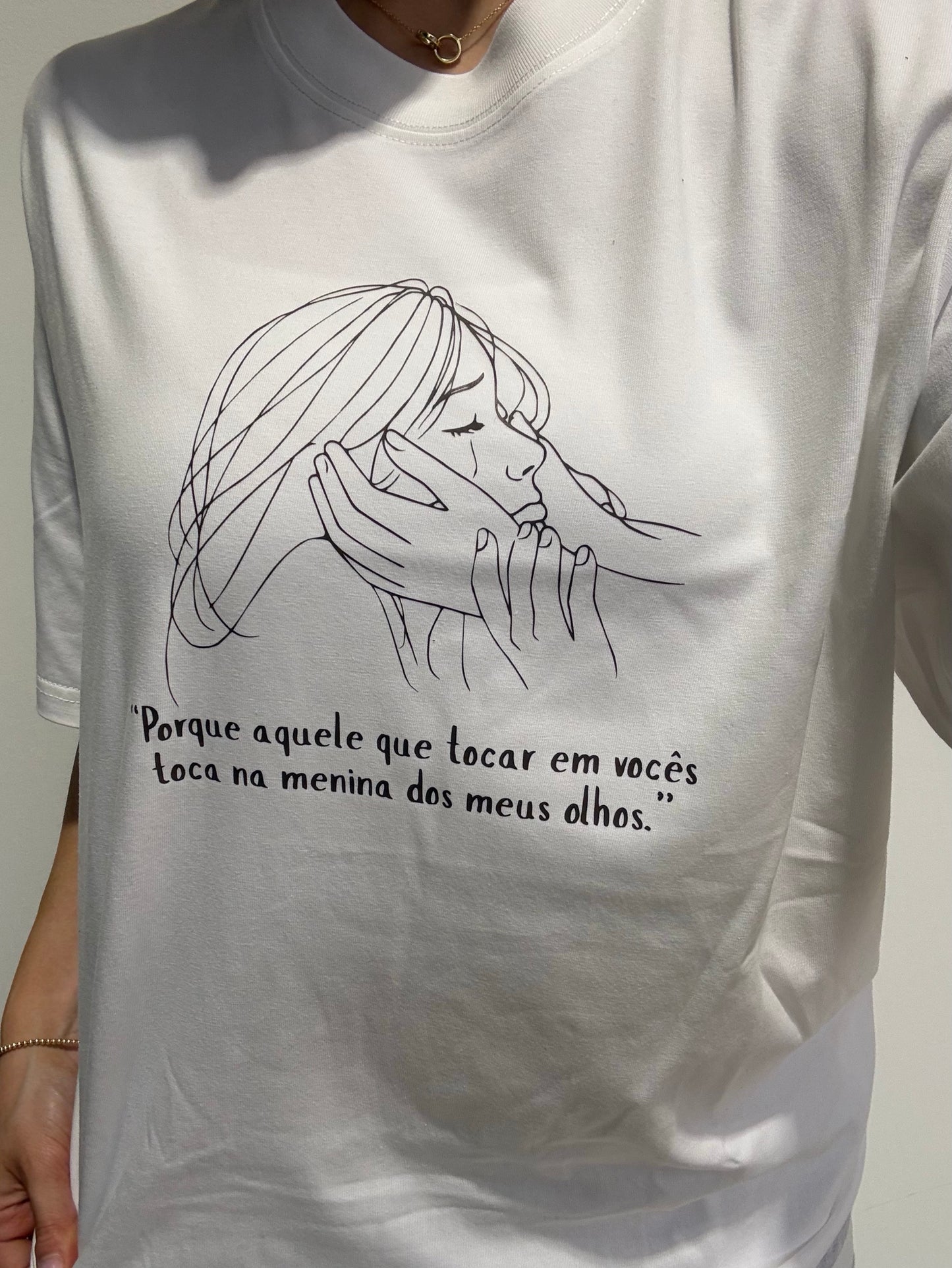 Menina dos olhos T-shirt