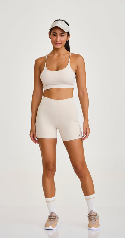 Short pro with tulle pocket