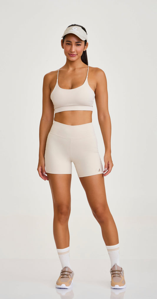 Short pro with tulle pocket