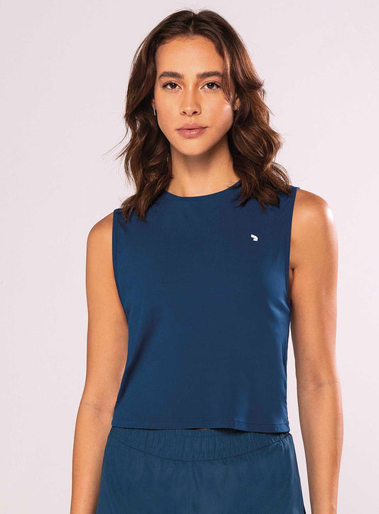 Skin fit tank top with back opening