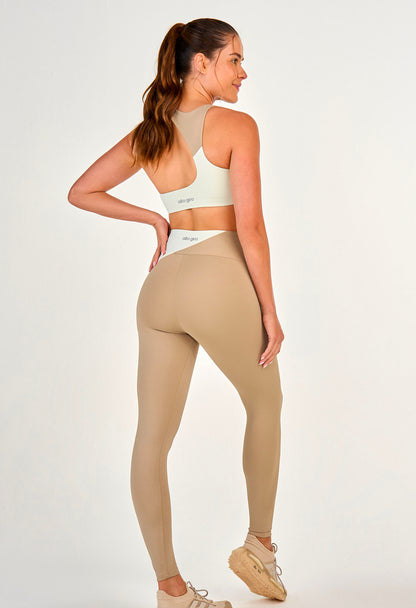 Asymmetrical legging