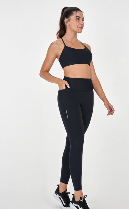 Leggings with reflective waistband and pocket